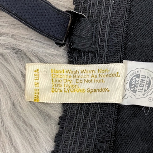 Vintage x Victoria’s Secret | Gold Label Low-Back Zip Front Bustier - Picture 7 of 8